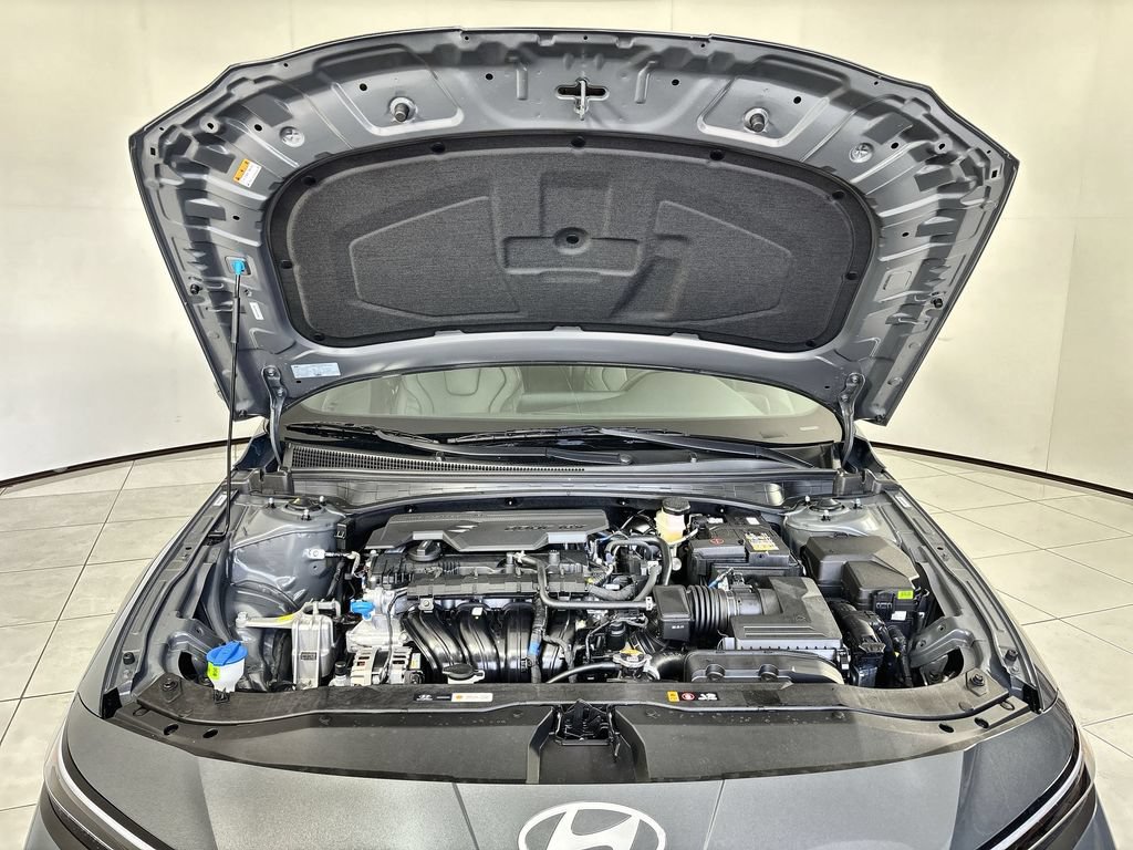 New 2026 Hyundai Elantra SEL Sport FWD image 18