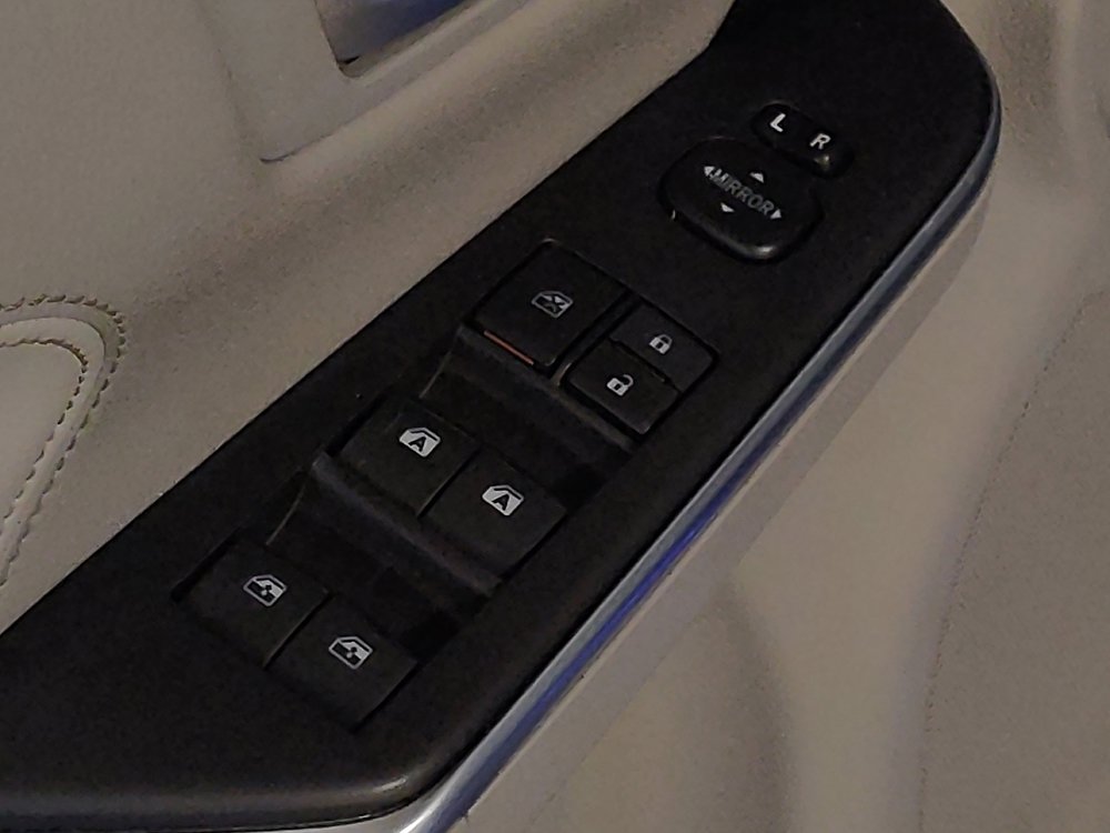 Used 2015 Toyota Camry XLE image 27