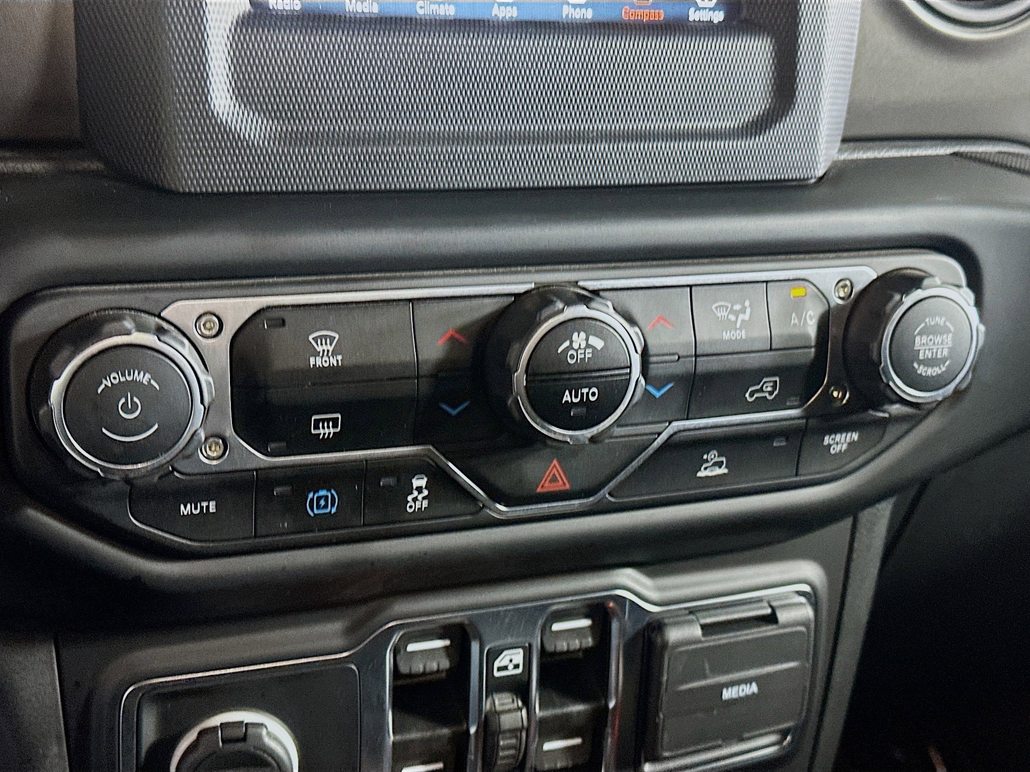 Used 2023 Jeep Wrangler Unlimited w/ Convenience Group image 24