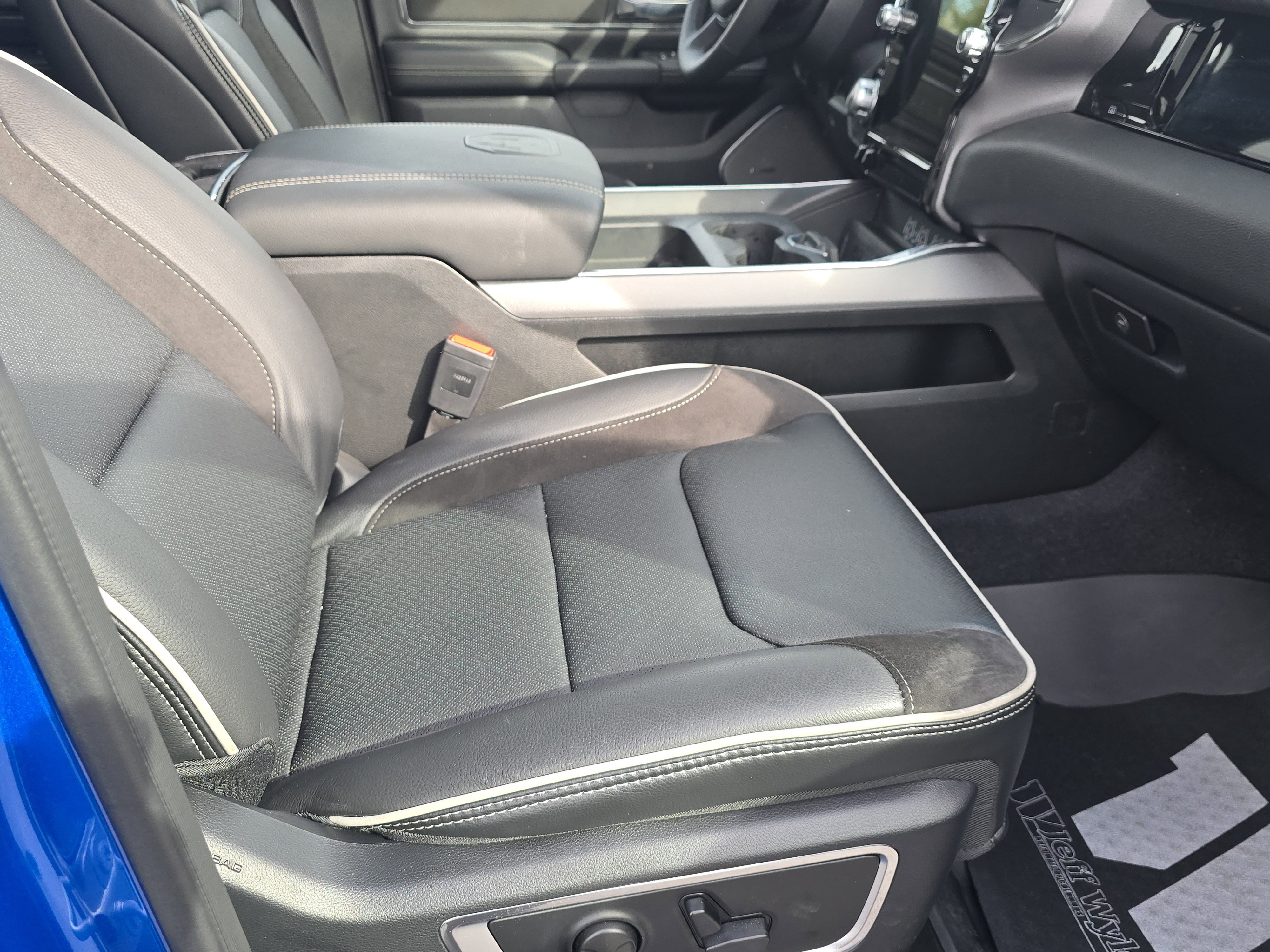 New 2025 RAM 1500 Laramie w/ Night Edition AWD/4WD image 25