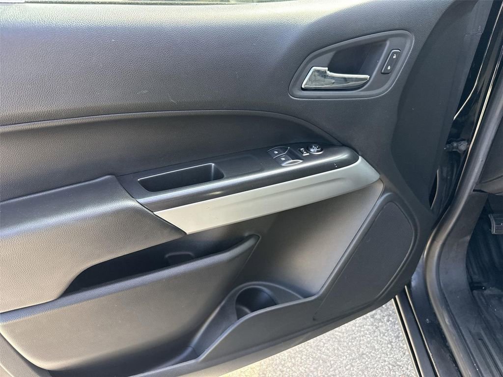 Used 2022 Chevrolet Colorado LT w/ Fleet Safety Package image 18