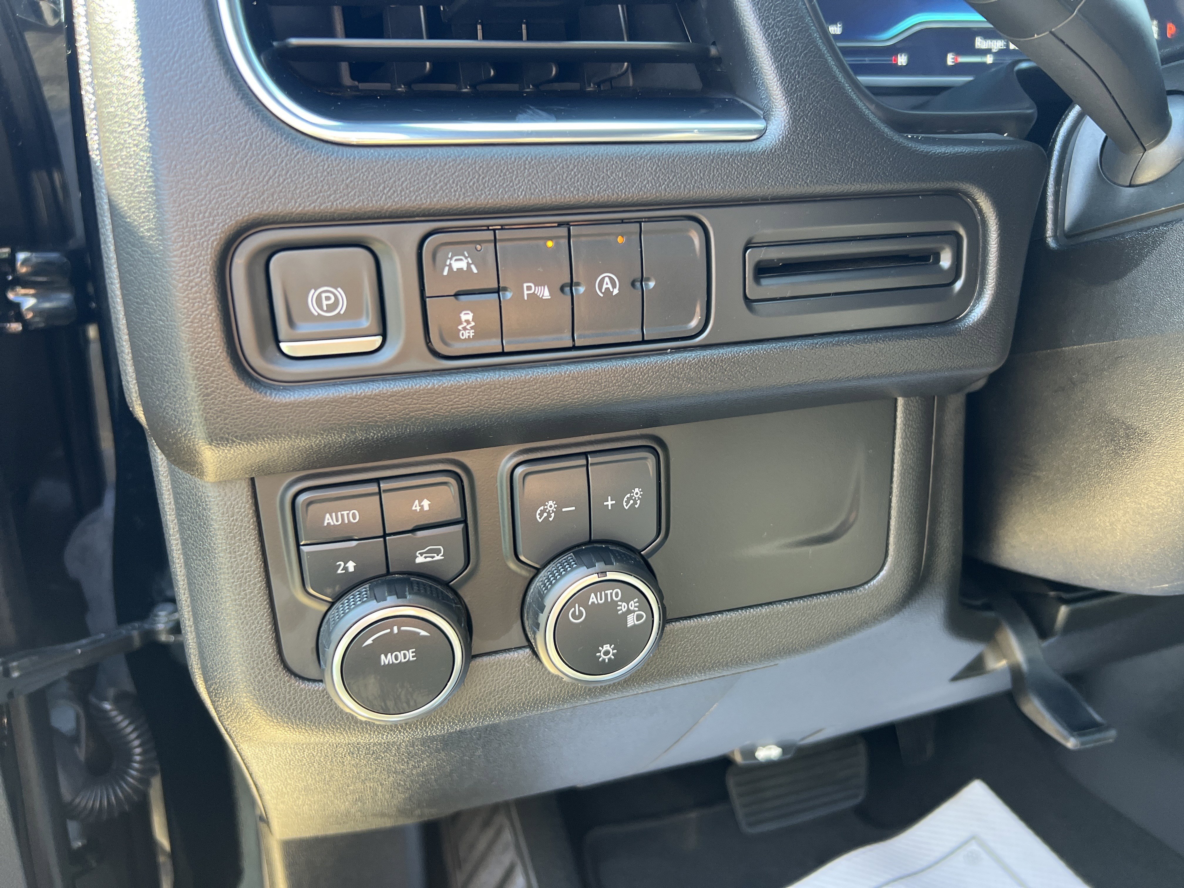 Used 2023 Chevrolet Tahoe LT image 13