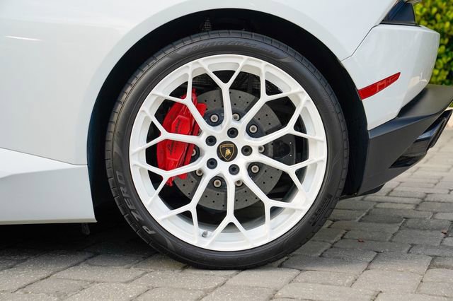 Used 2016 Lamborghini Huracan LP 610-4 Avio image 17