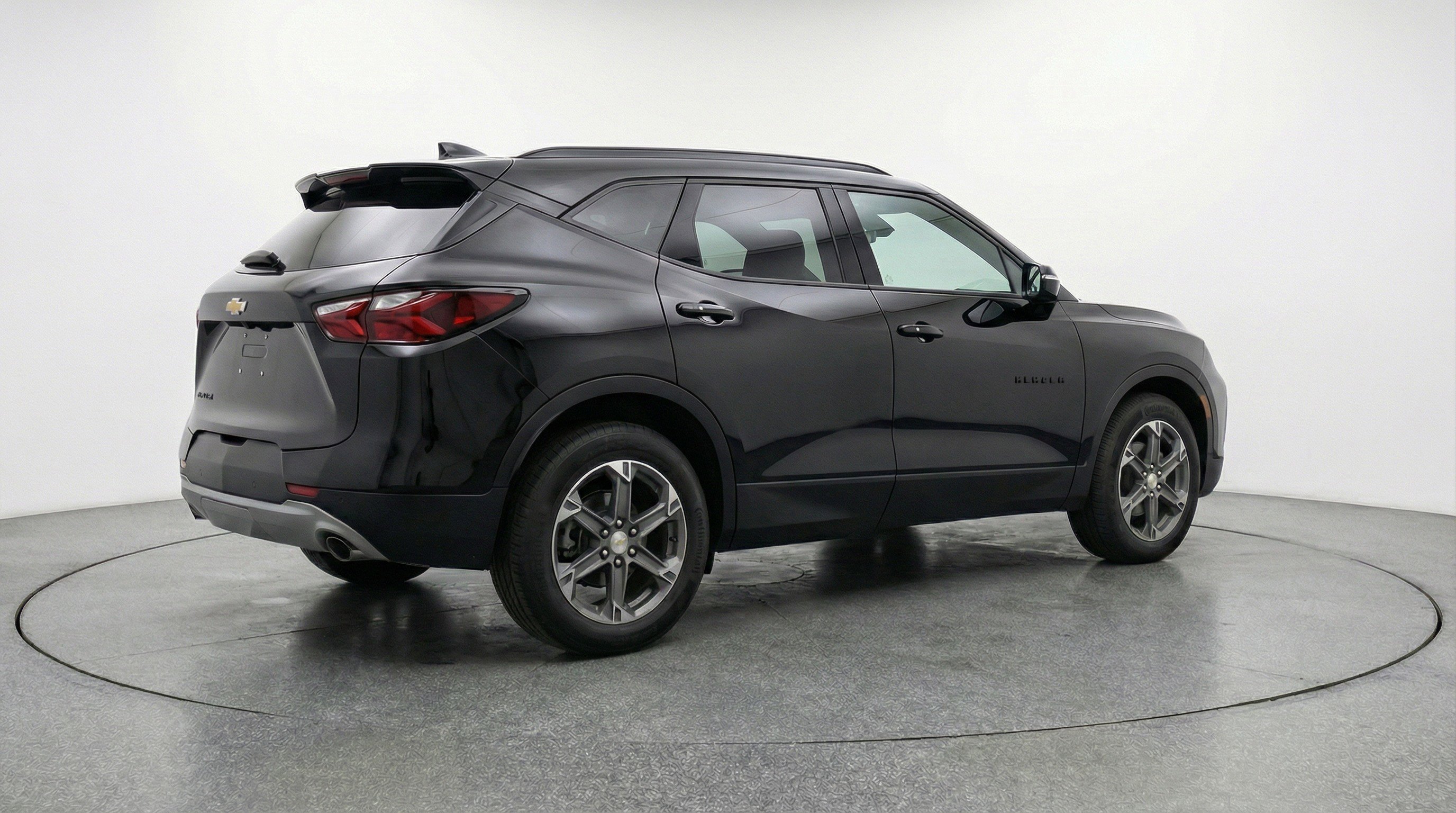 Used 2025 Chevrolet Blazer LT FWD image 9