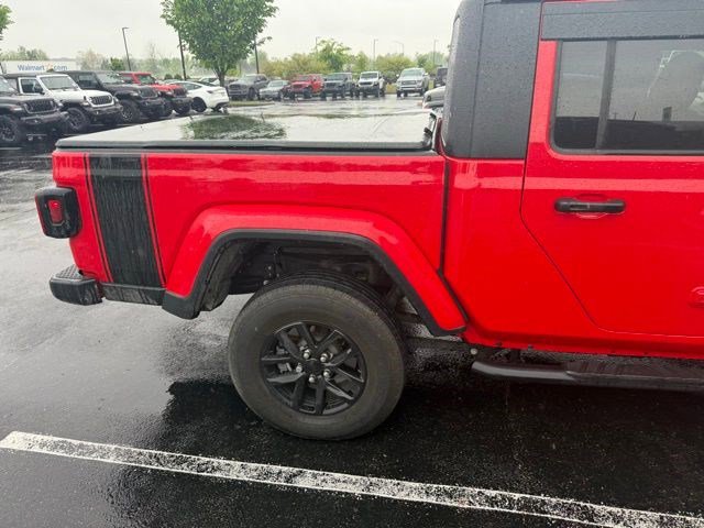 Used 2022 Jeep Gladiator Sport AWD/4WD image 24