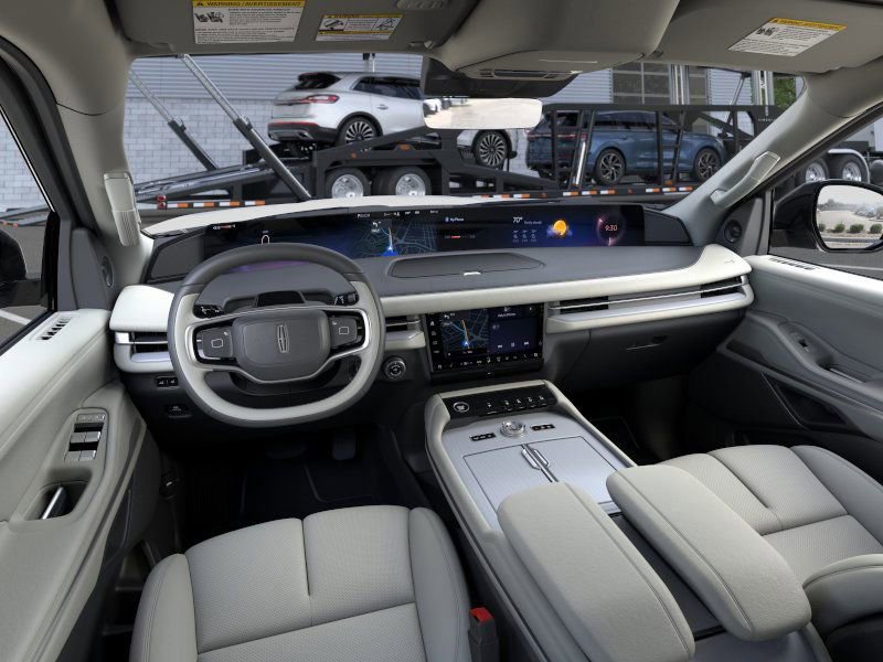 New 2026 Lincoln Navigator Premiere image 9