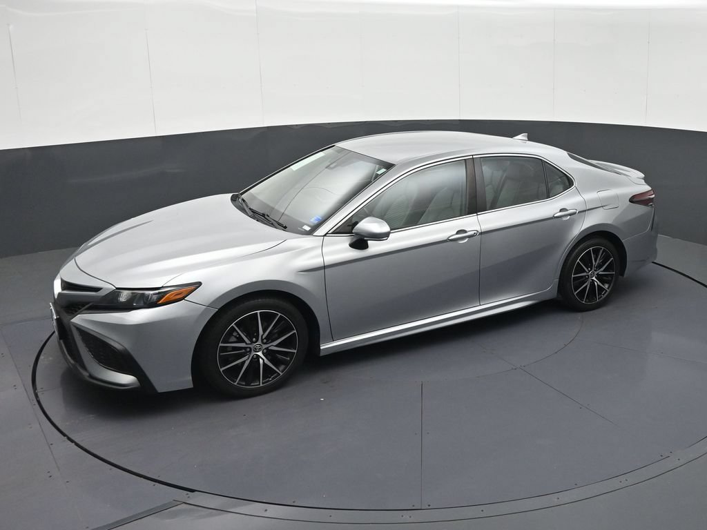 Used 2021 Toyota Camry SE w/ Cold Weather Package AWD/4WD image 23