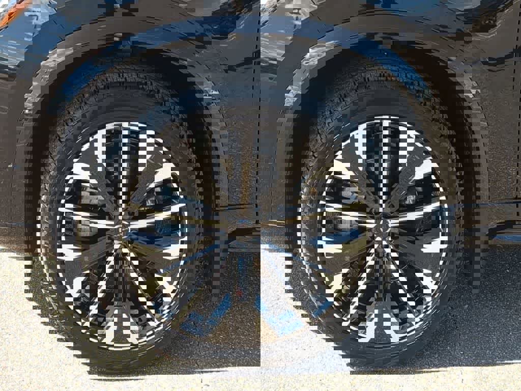 Certified 2026 Volvo XC90 B6 Plus w/ Protection Package Premier image 13