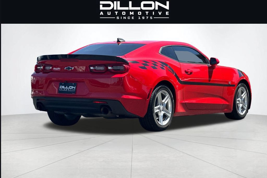 Used 2020 Chevrolet Camaro LT RWD image 4