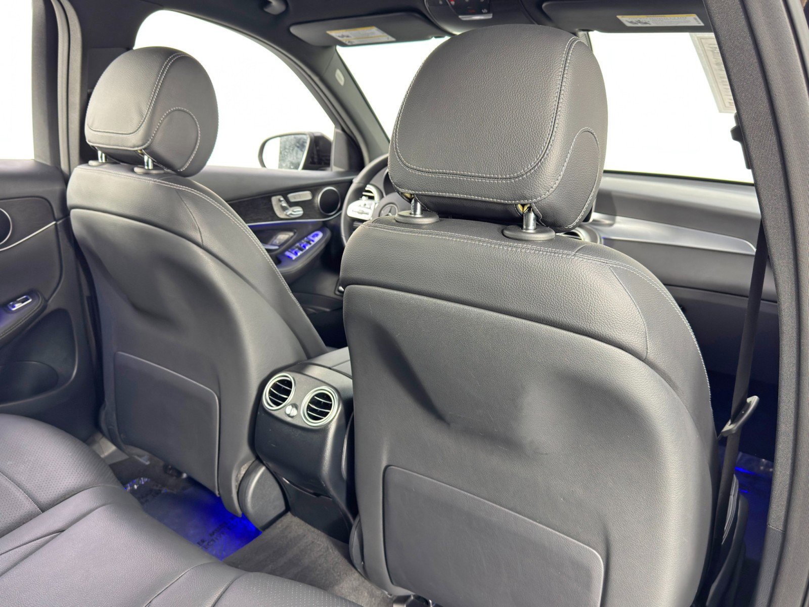 Used 2022 Mercedes-Benz GLC 300 4MATIC w/ AMG Line image 34