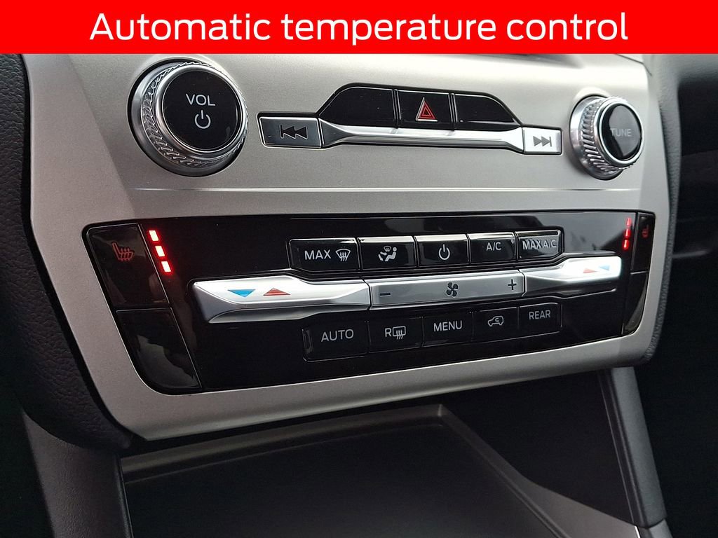 Used 2022 Ford Explorer XLT image 15