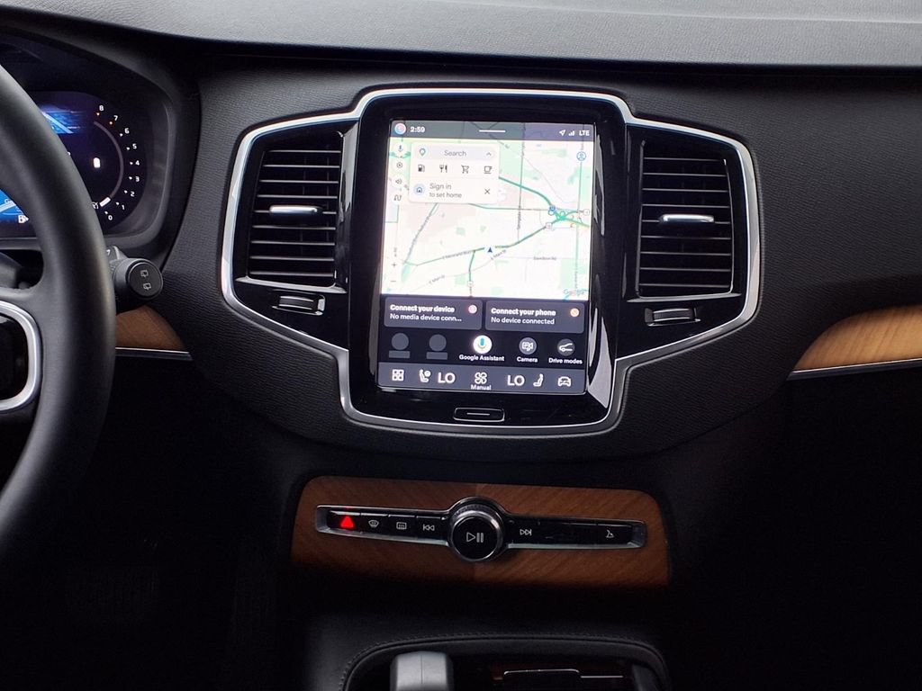 Certified 2023 Volvo XC90 B5 Plus w/ Protection Package AWD/4WD image 16