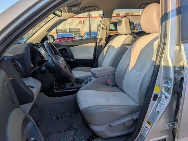 Used 2014 Toyota RAV4 EV image 7