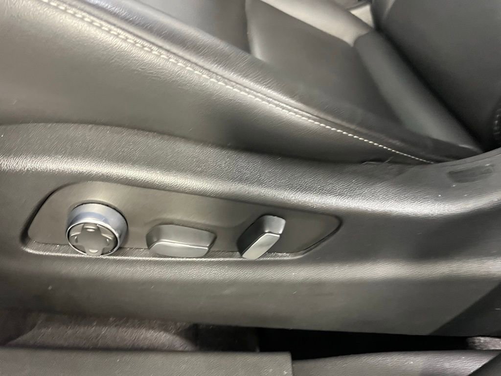 Used 2024 Cadillac XT4 Premium Luxury image 23