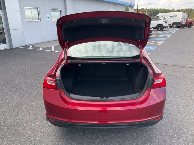 Used 2017 Chevrolet Malibu LT FWD image 17