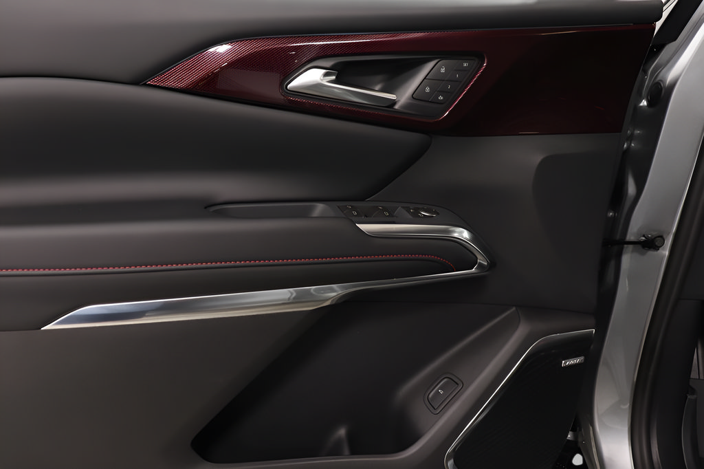 New 2027 Chevrolet Traverse RS w/ LPO, Floor Liner Package AWD/4WD image 23