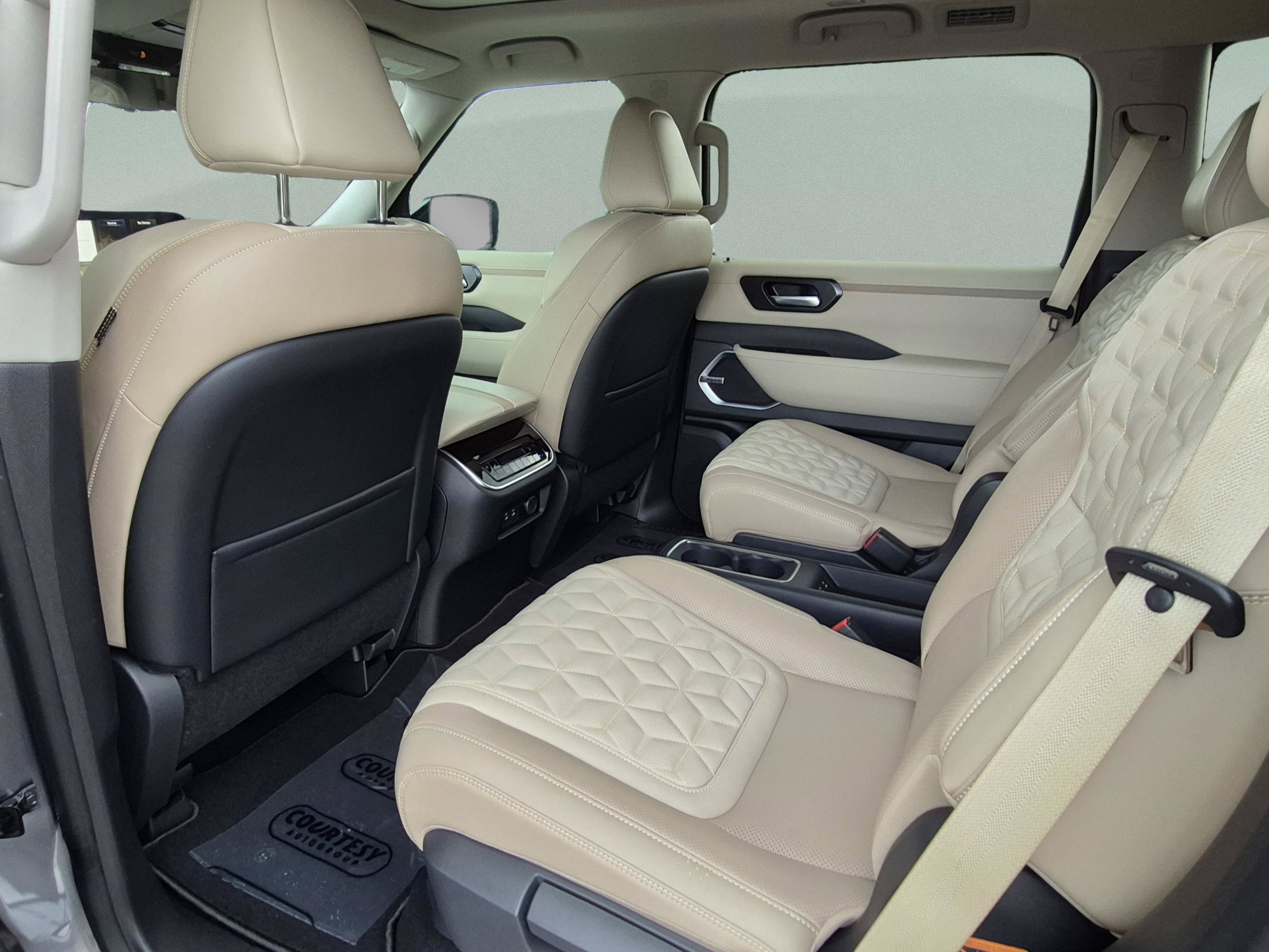 New 2026 Nissan Armada Platinum RWD image 18