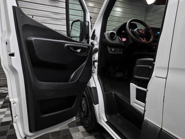 Used 2022 Mercedes-Benz Sprinter 2500 image 27