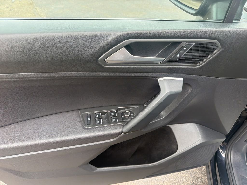 Used 2019 Volkswagen Tiguan SE w/ Panoramic Sunroof Package FWD image 19