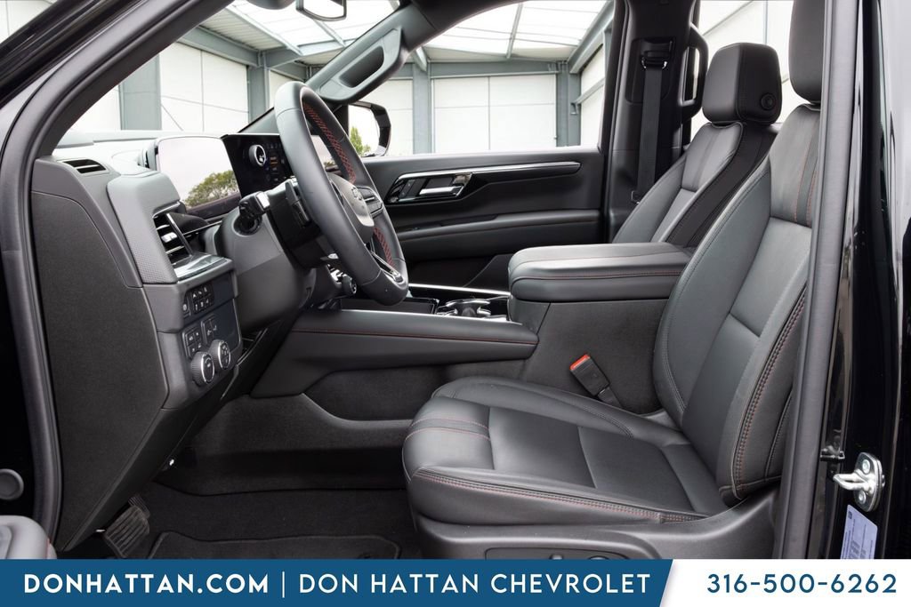 Used 2025 Chevrolet Tahoe RST AWD/4WD image 3