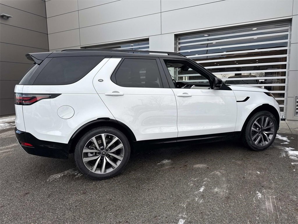 New 2026 Land Rover Discovery Limited Edition image 7