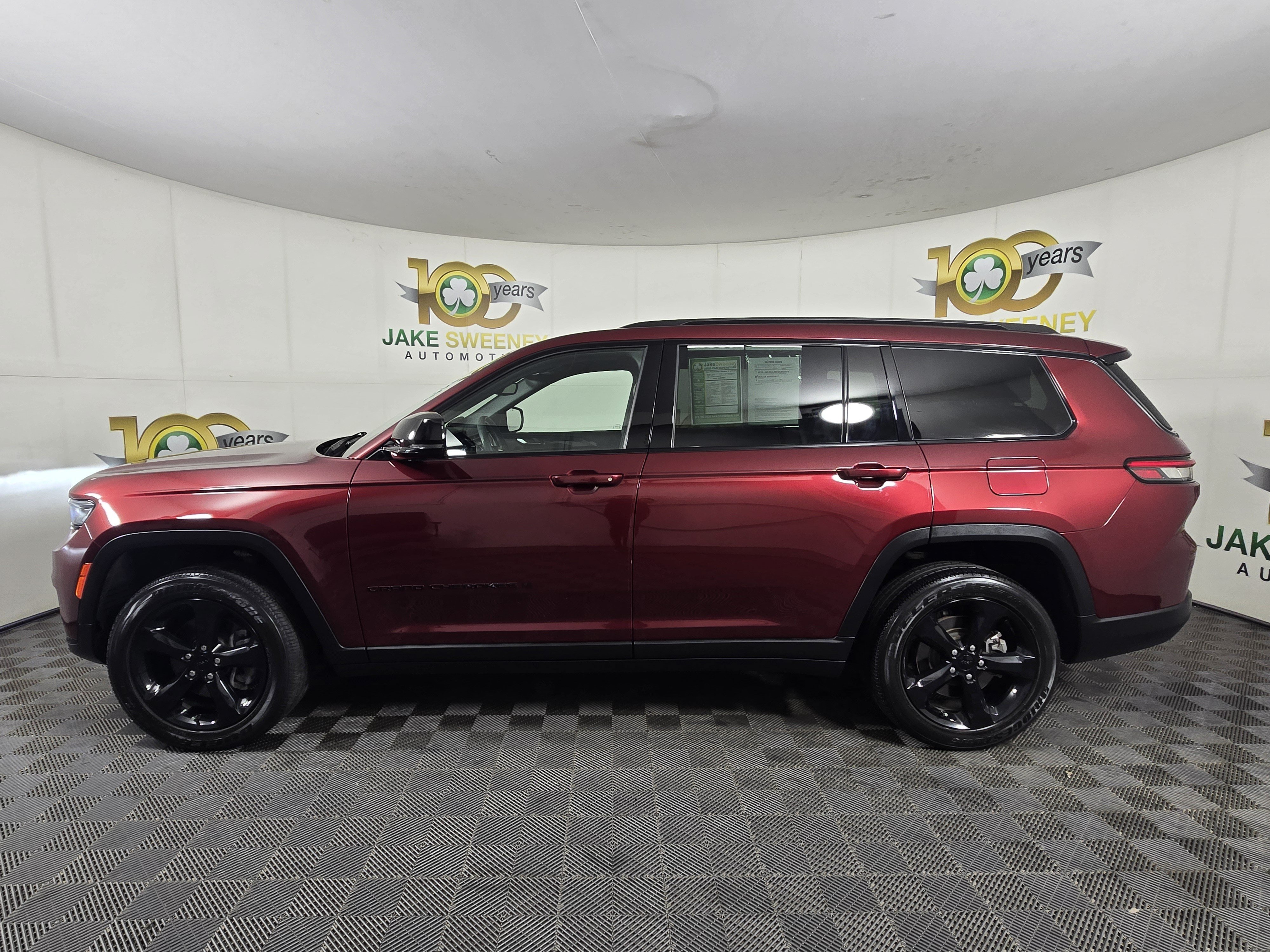 Used 2023 Jeep Grand Cherokee L Laredo AWD/4WD image 4