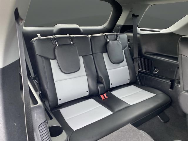 Used 2022 Ford Explorer XLT w/ Equipment Group 202A image 32