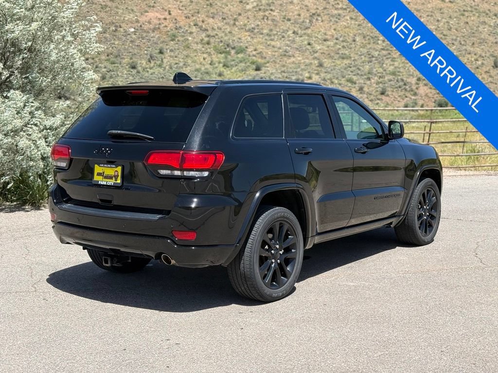 Used 2020 Jeep Grand Cherokee Altitude AWD/4WD image 5
