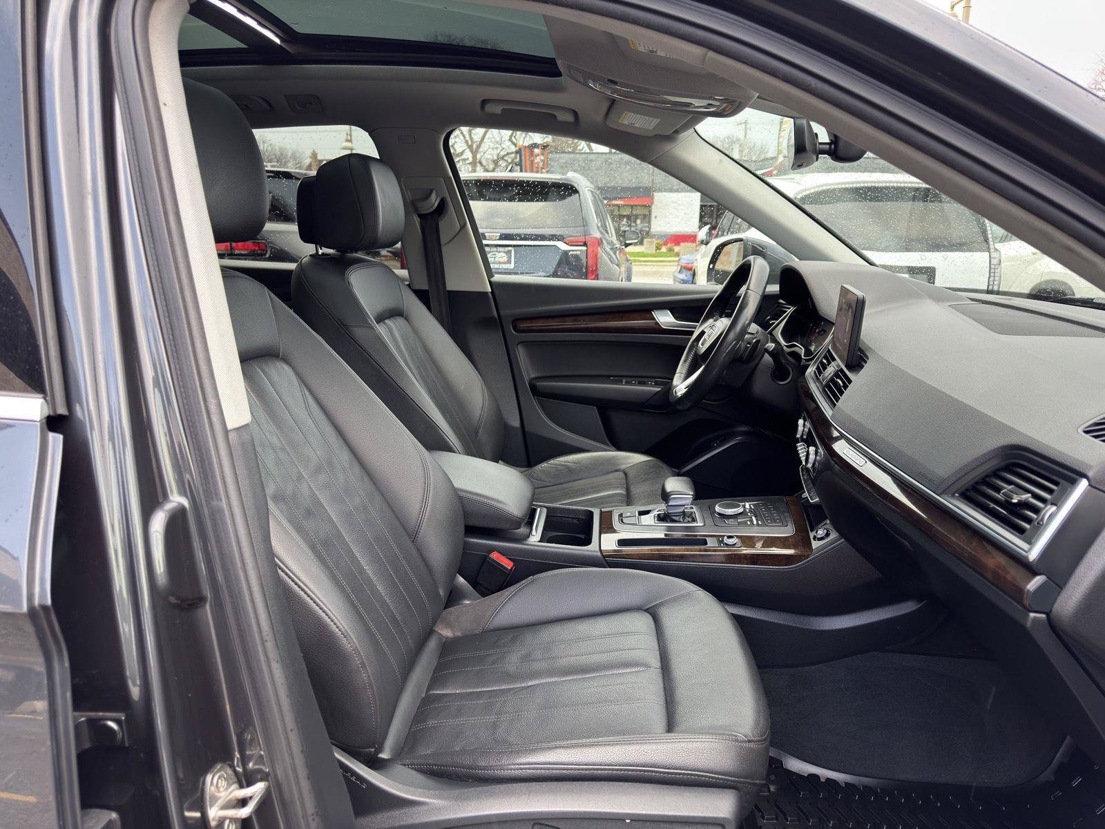 Used 2019 Audi Q5 2.0T Premium w/ Convenience Package AWD/4WD image 39