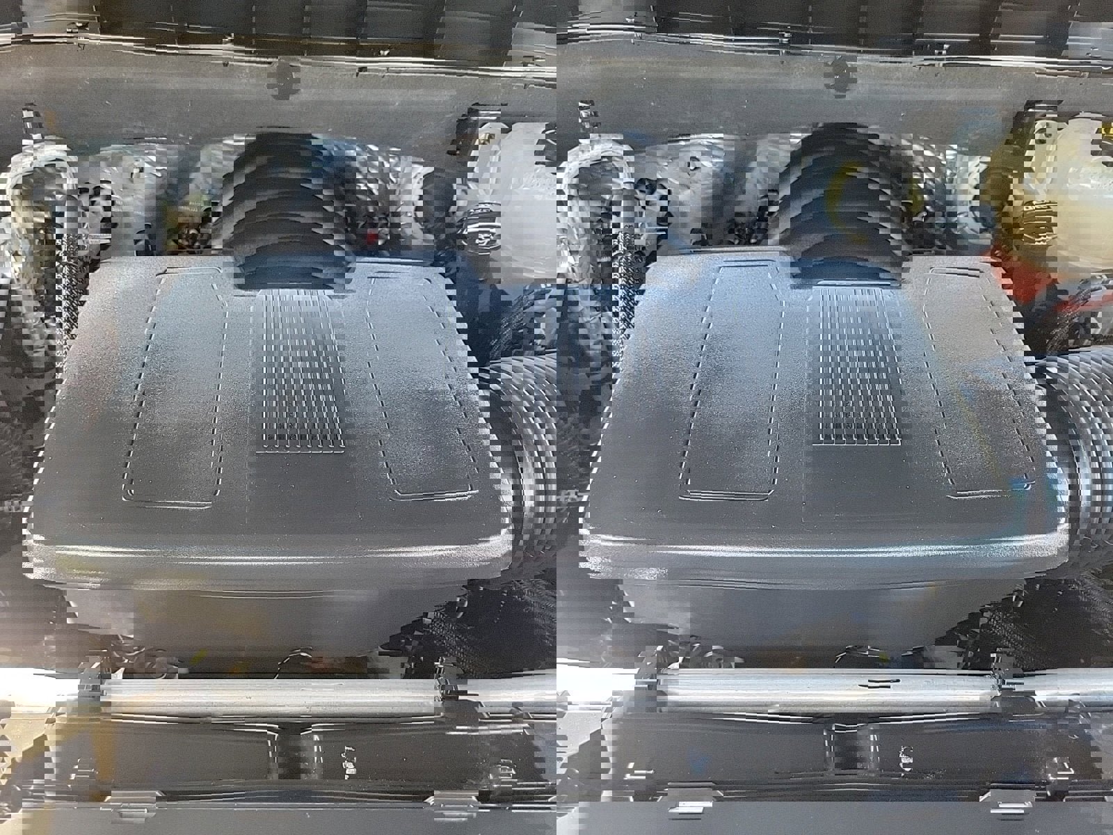 Used 2023 GMC Yukon SLT w/ SLT Premium Package image 12