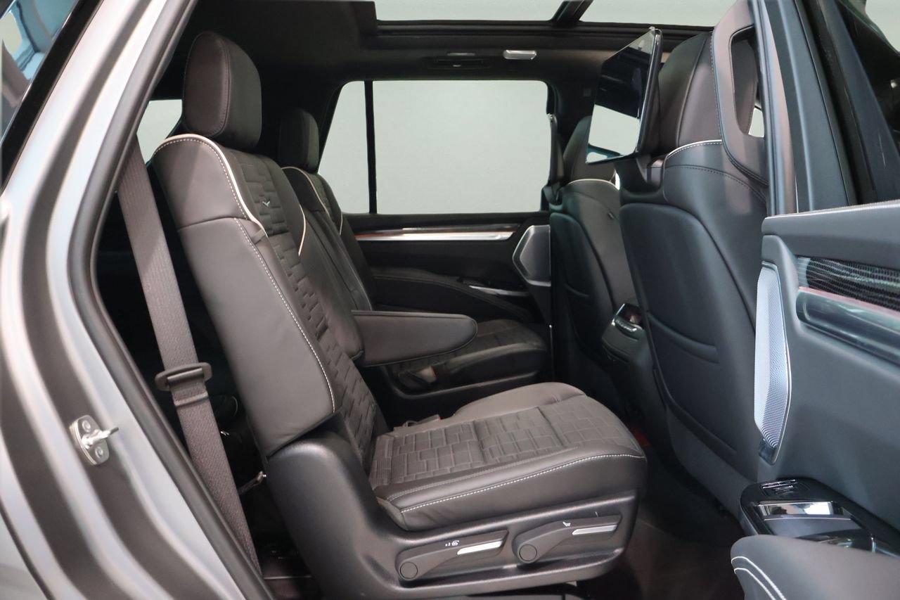 Certified 2026 Cadillac Escalade V w/ LPO, Onyx Lite Package AWD/4WD image 19