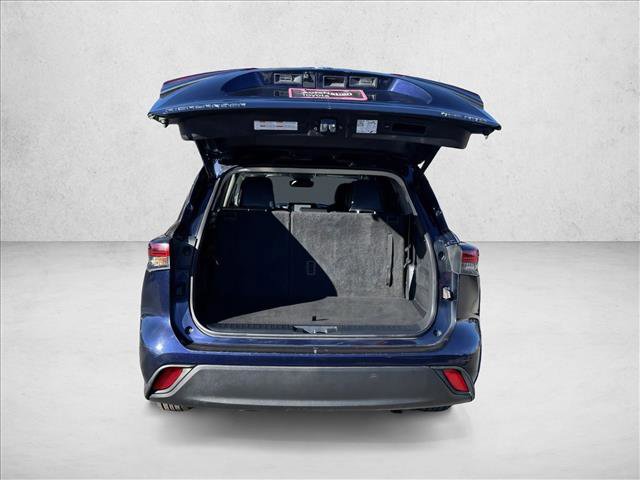 Used 2024 Toyota Highlander XLE image 7