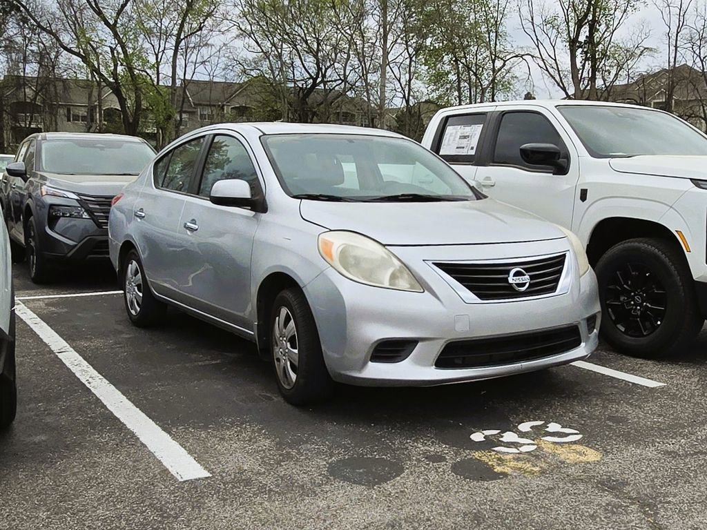 Used 2012 Nissan Versa SV FWD image 1