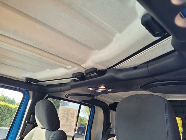 Used 2021 Jeep Gladiator Sport image 8