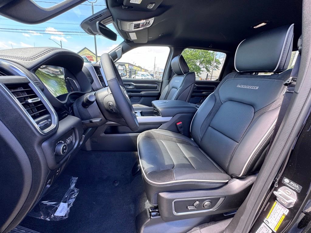 New 2026 RAM 1500 Laramie AWD/4WD image 12