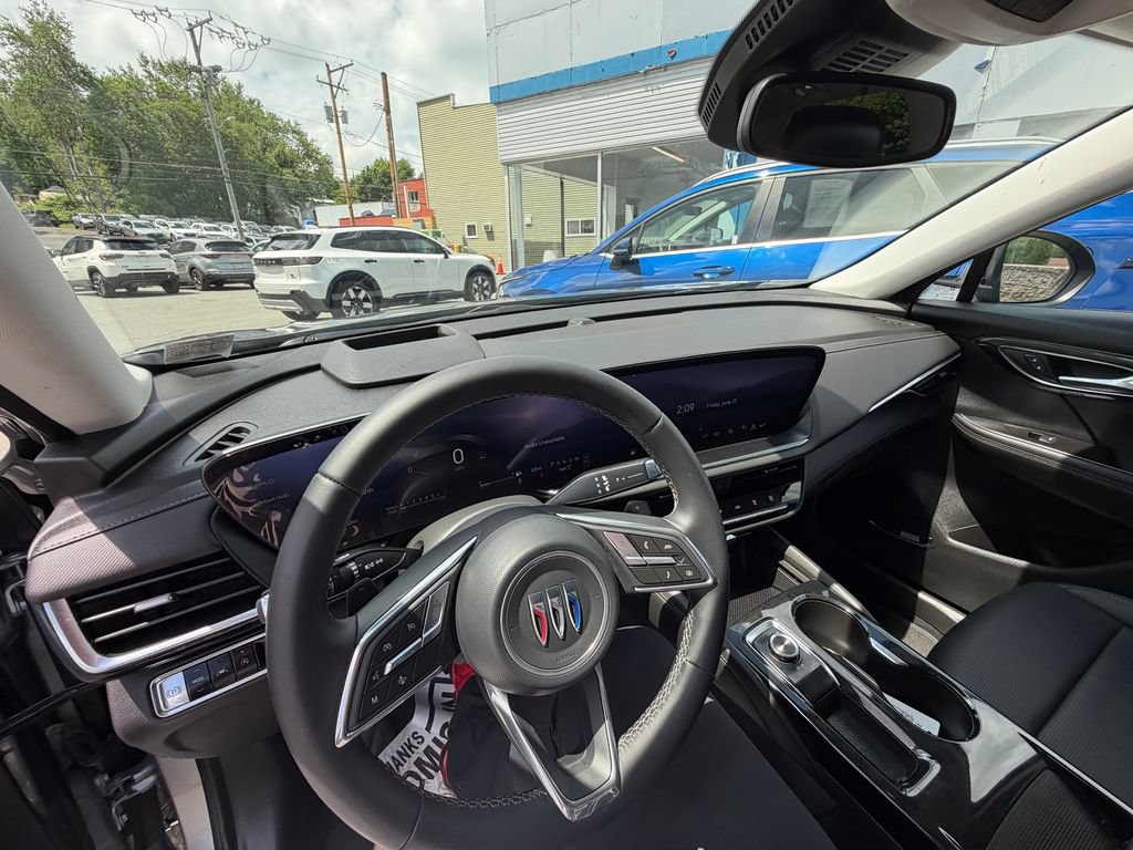 Used 2025 Buick Envision Preferred AWD/4WD image 20