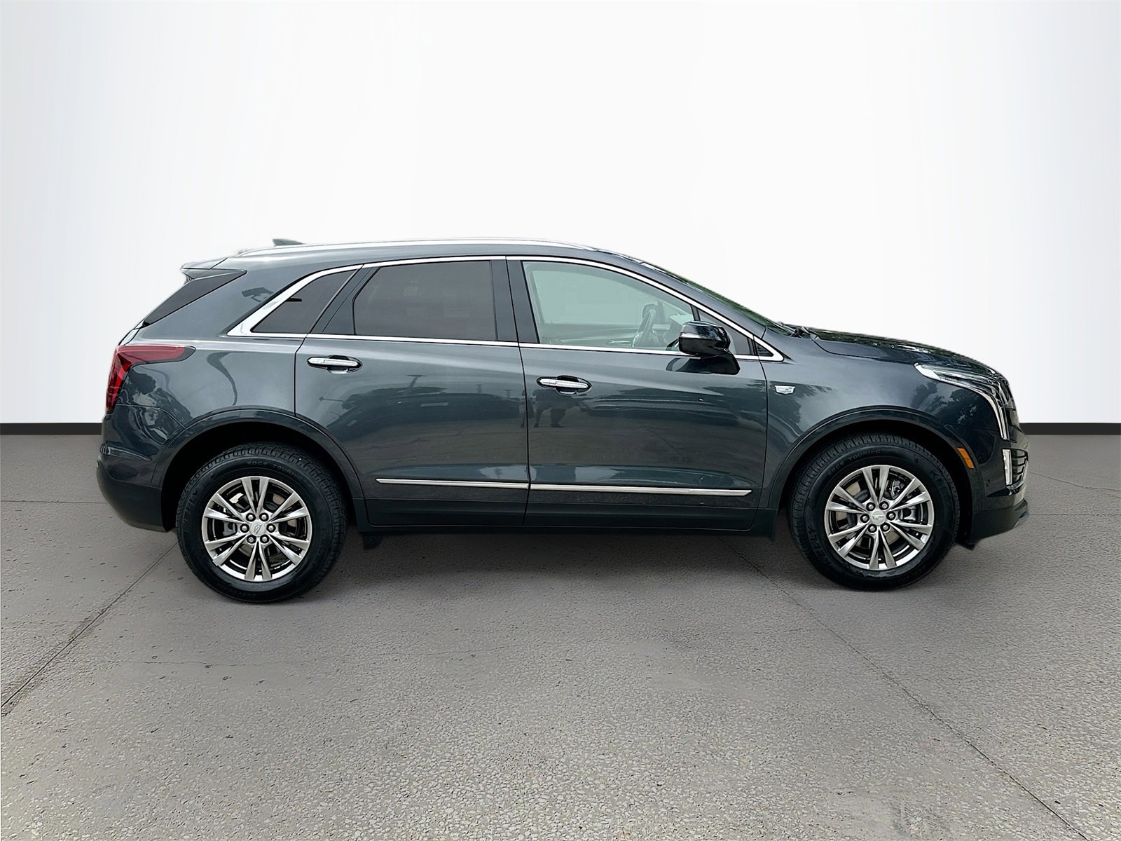 Used 2022 Cadillac XT5 Premium Luxury w/ Technology Package image 8