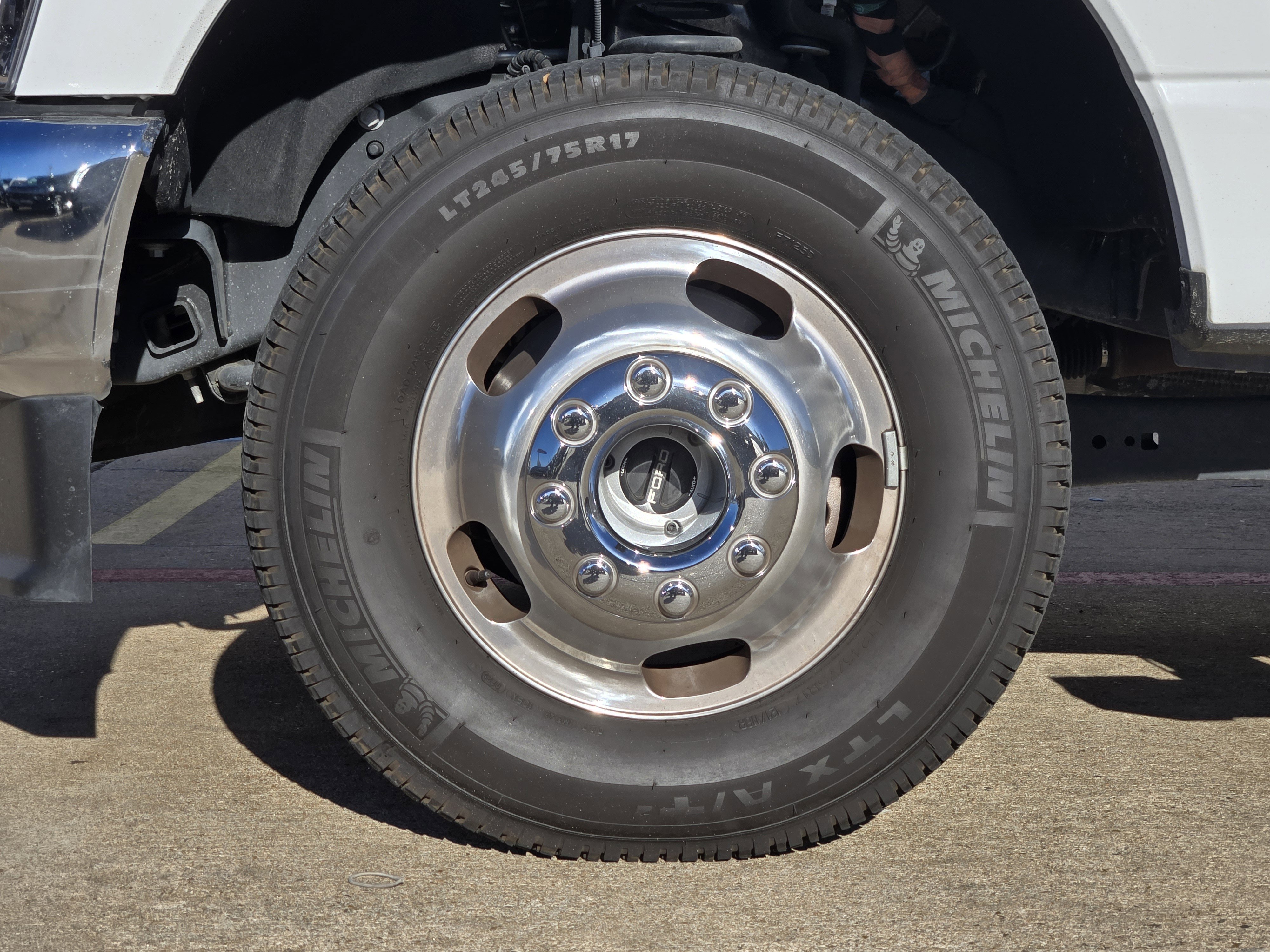 Used 2025 Ford F350 Lariat w/ Chrome Package image 6