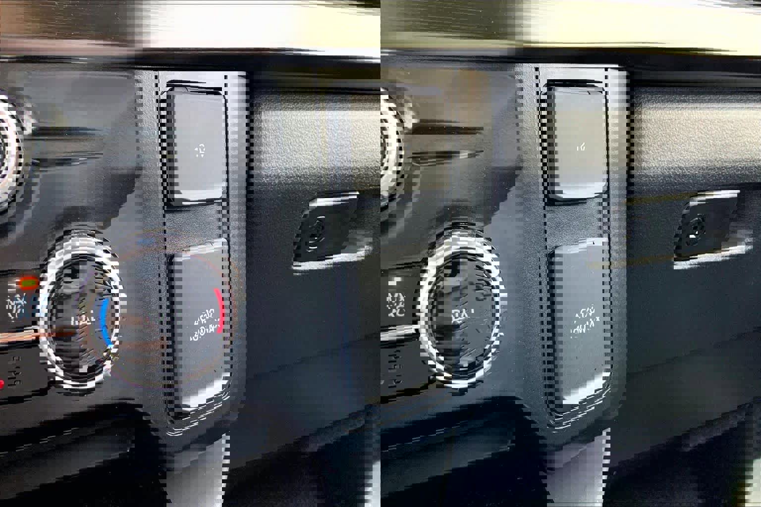 Certified 2024 Ford F250 Lariat w/ Sport Appearance Package image 35