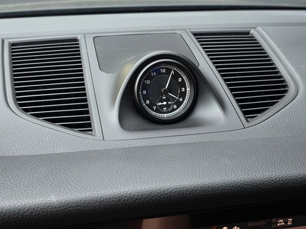 Certified 2023 Porsche Macan image 22