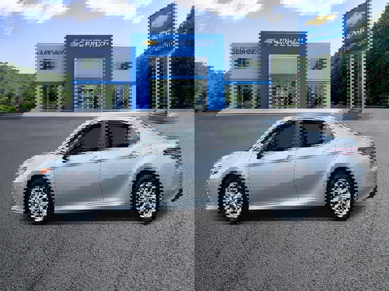 Used 2022 Toyota Camry LE image 3