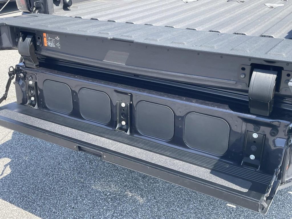 Used 2024 GMC Sierra 2500 AT4 w/ AT4 Premium Plus Package AWD/4WD image 12