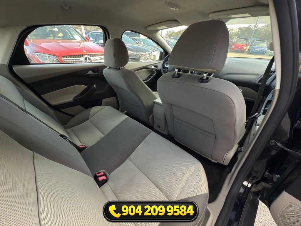 Used 2014 Ford Focus SE FWD image 31