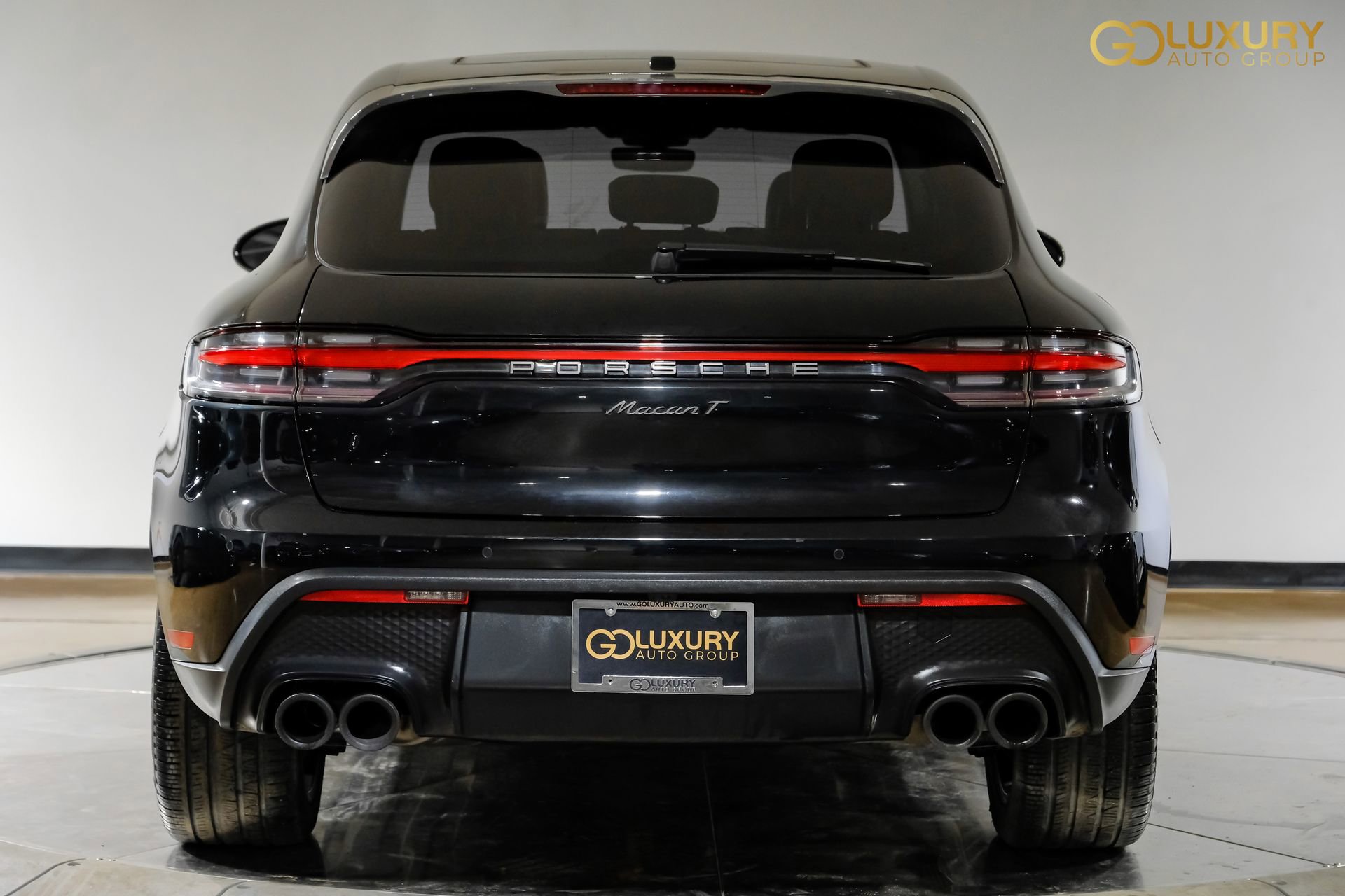 Used 2023 Porsche Macan Turbo AWD/4WD image 11