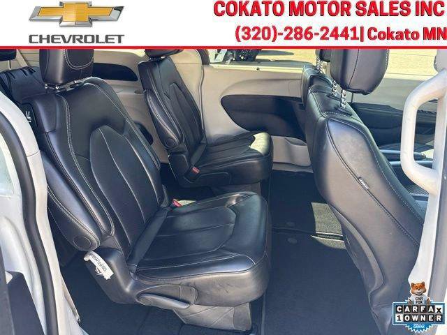 Used 2024 Chrysler Pacifica Touring-L FWD image 14