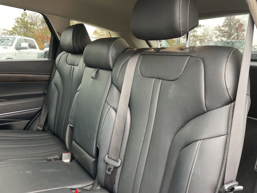 Used 2024 Genesis GV80 2.5T image 32