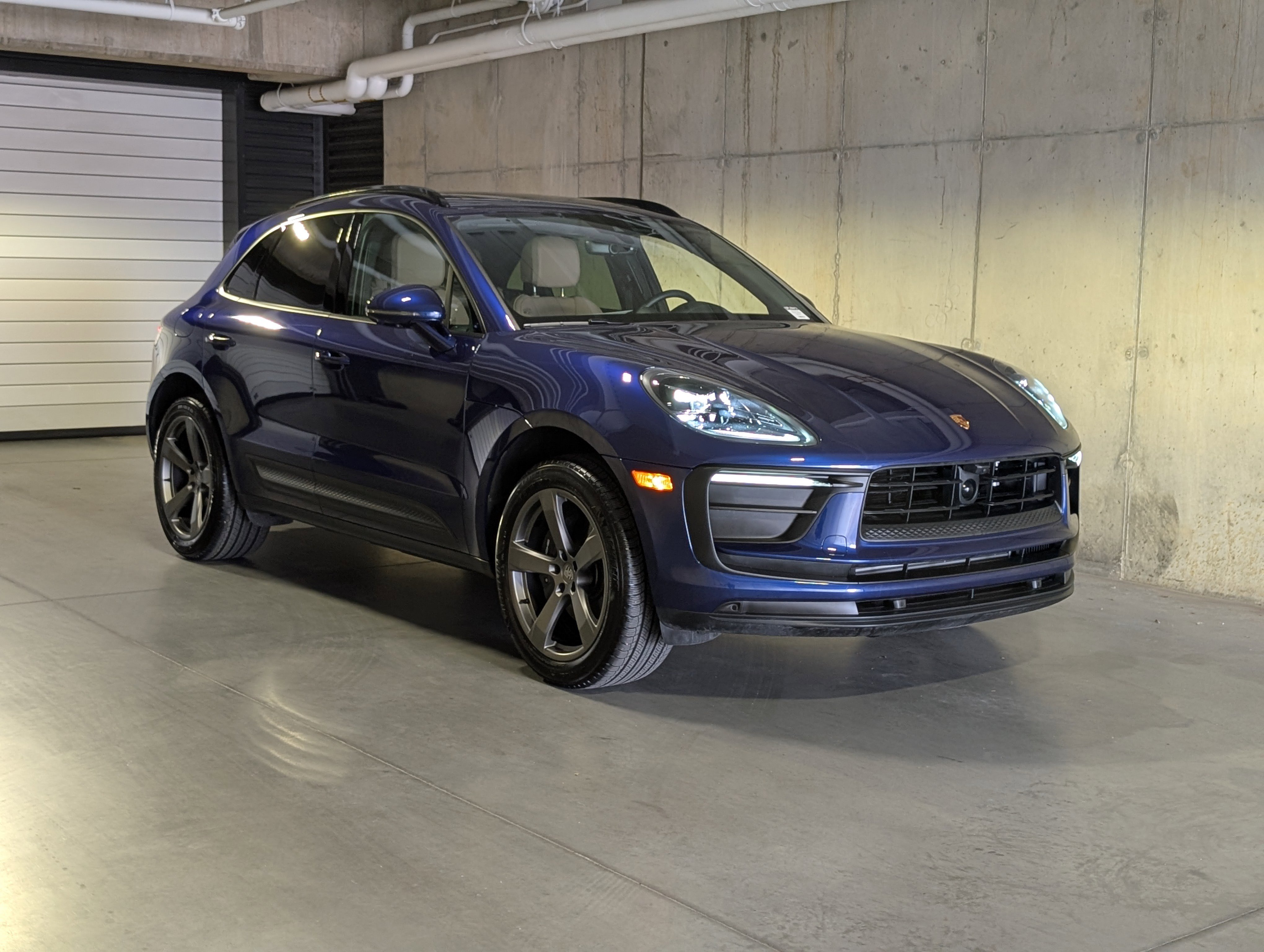 Certified 2025 Porsche Macan image 10