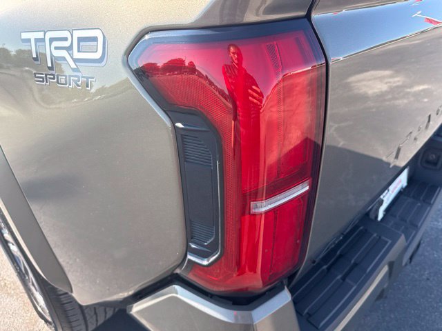 Used 2025 Toyota Tacoma TRD Sport AWD/4WD image 10