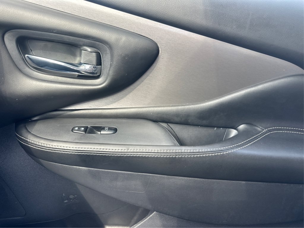 Used 2022 Nissan Murano SV w/ SV Midnight Edition Package FWD image 29