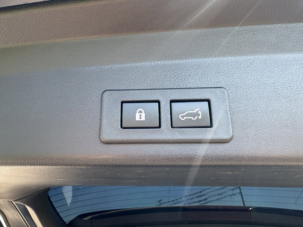 Used 2023 Subaru Ascent Onyx Edition AWD/4WD image 16